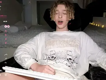 Stripchat Live Sex Cam of Kudi_Minnt