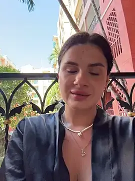 Stripchat Free Porn Cam of MiraReach