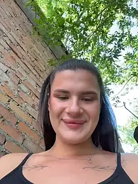 Stripchat Free Porn Cam of MiraReach