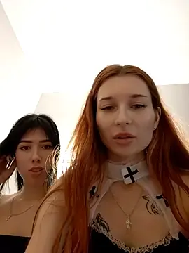 Stripchat Sex Cam of caressyourself