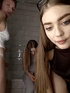 Stripchat Watch Live Sex Cams of caressyourself