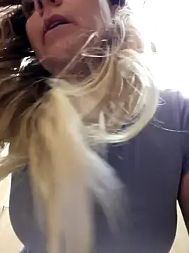 Stripchat Adult Webcam of Bondgirl_013