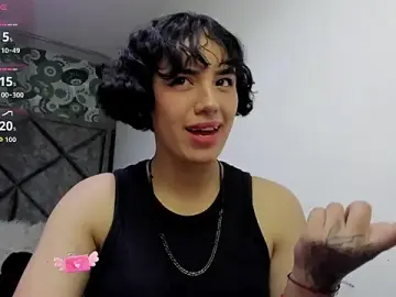 Stripchat Sex Cam of Kiara_Fox__