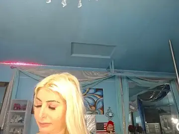 Stripchat Free Porn Cam of ADRIANNA_FOX