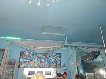 Stripchat Watch Live Sex Cams of ADRIANNA_FOX