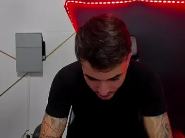 Stripchat Sex Cam of BrandonTate