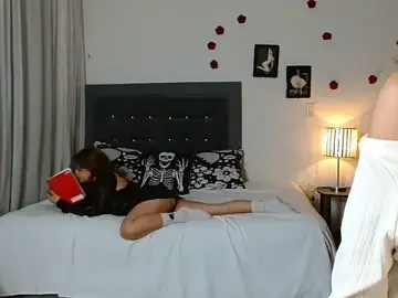 Stripchat Sex Cam of 3littles