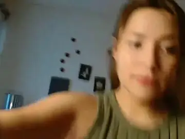 Stripchat Sex Cam of 3littles