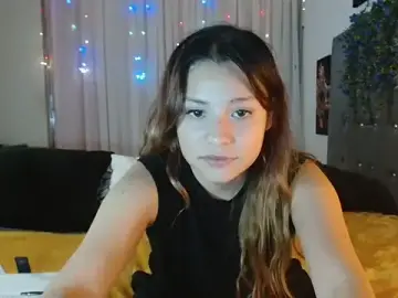 Stripchat Live Sex Cam of 3littleschoolteens