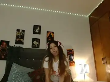 Stripchat Adult Webcams of 3littleschoolteens