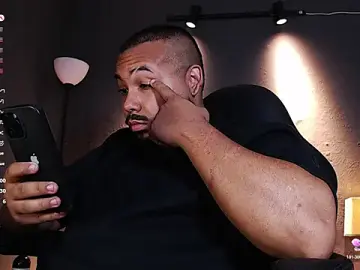 Stripchat Sex Cam of DilanJonnes_