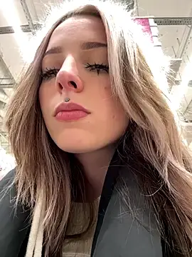 Stripchat Free Porn Cam of LoraaDoll