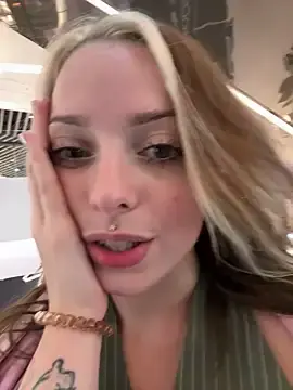 Stripchat Best Webcam of LoraaDoll