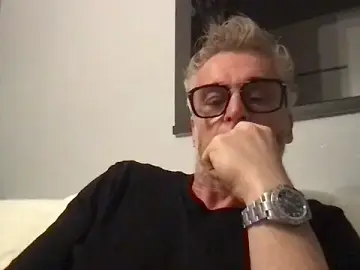 Stripchat Sex Chat of Axl_hot