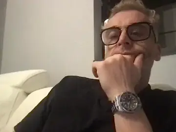 Stripchat Live Porn of Axl_hot