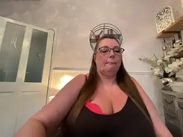 Stripchat Free Porn Cam of BuxomKitty_BBW