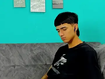 Stripchat Live Sex Cam of Anthony_carter