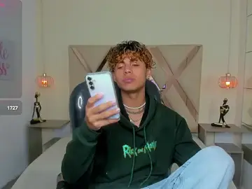 Stripchat Free Live Porn of Anyelo_Twink