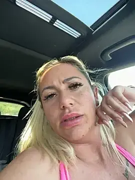 Stripchat Live Sex Cam of IsabellaNoirr