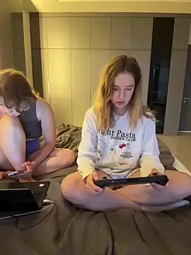 Stripchat Adult Webcam of Nura_n_Sarah