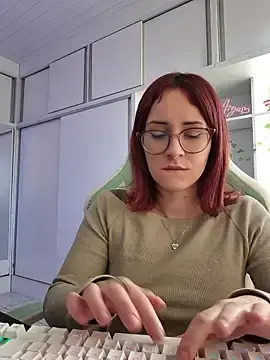 Stripchat Live Sex Cam of Ahrya_