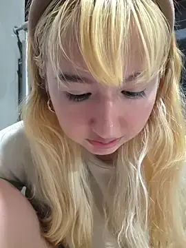 Stripchat Live Sex Cam of Pinkie_Princes