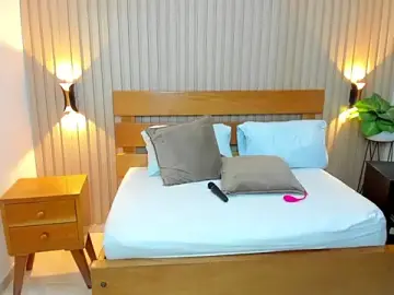 Stripchat Live Sex Cam of luciana_ballesteros_