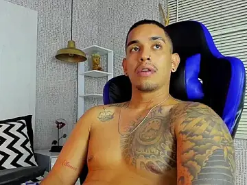 Stripchat Live Sex of Damian09_