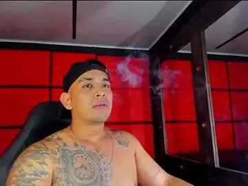 Stripchat Live Porn of Damian09_