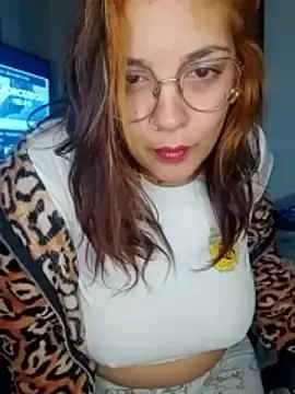 Stripchat Nude Webcam of kuramaqueen