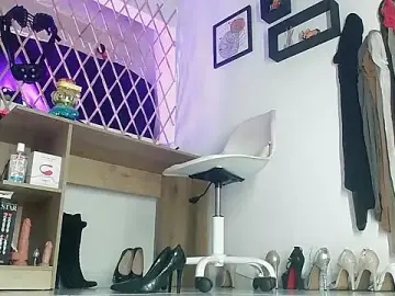 Stripchat Live Sex of myla_sarah