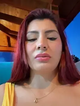 Stripchat Sex Cam of LINDA_PATTY94