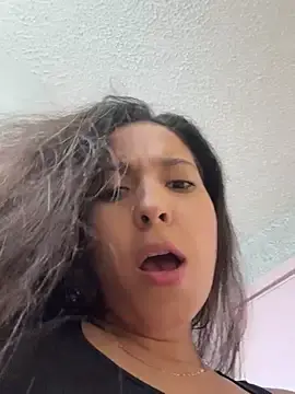 Stripchat Live Sex Cam of LittleDoll___