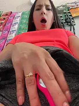 Stripchat Live Sex Cam of LittleDoll___