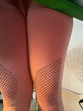 Stripchat Watch Live Sex Cams of LittleDoll___