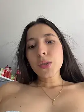 Stripchat Sex Cam of LittleDoll___