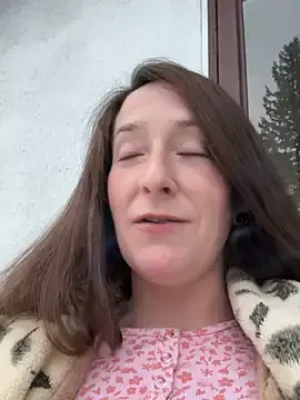 Stripchat Free Porn Cam of Mini_And_The_Bear