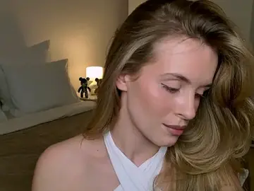 Stripchat Adult Video Chat of RozzitaBedberry