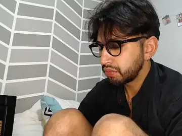 Stripchat Best live sex cam show of thomass1018