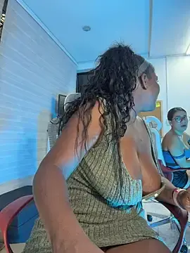 Stripchat Free Porn Cam of MAREIA_25