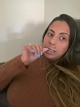 Stripchat Live Sex Cam of kifanyy