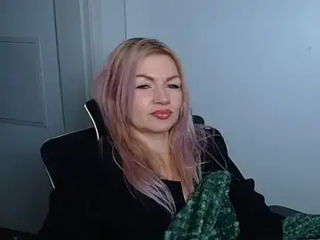 Stripchat Sex Cam of Madonna_Fire