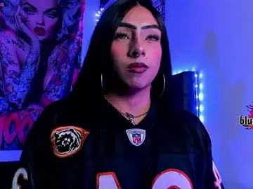 Stripchat Nude Webcam of Skyler__blue4