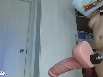 Stripchat Private Sex Chat of emilyn_grey1