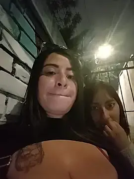 Stripchat Live Sex Cam of Emily_Kooper