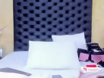 Stripchat Free Live Porn of NahomiWhitel