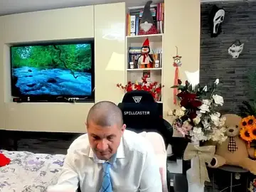 Stripchat Live Sex Cam of SpartacusDaddy48