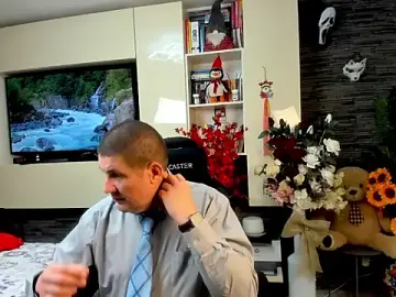 Stripchat Free Porn Cam of SpartacusDaddy48