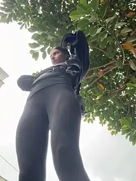 Stripchat Sex Cam of Ema_Rose_