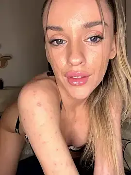 Stripchat Adult Webcams of KatieCutieXooo